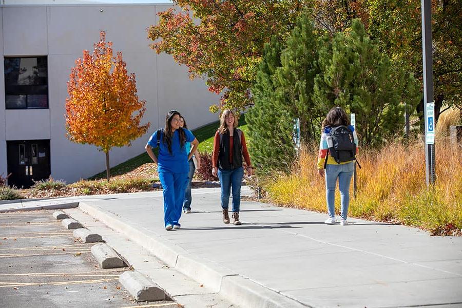 火博体育 Students Tour Campus